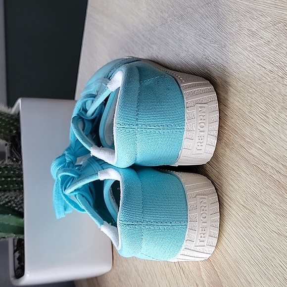 Tretorn Nylite shoes NWOT - Picture 5 of 8